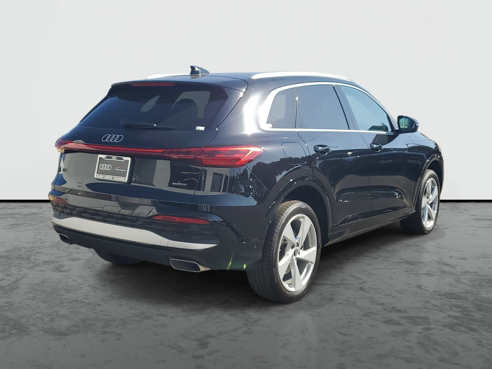 Used 2025 Audi Q5 Premium w/ Premium Plus AWD/4WD image 4