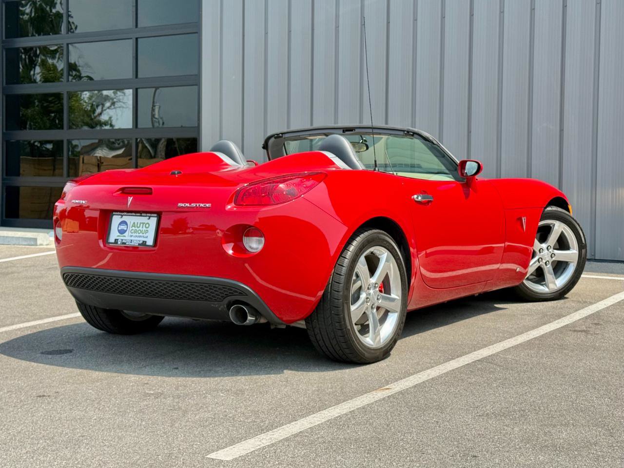 Used 2006 Pontiac Solstice Convertible w/ Premium Package RWD image 5