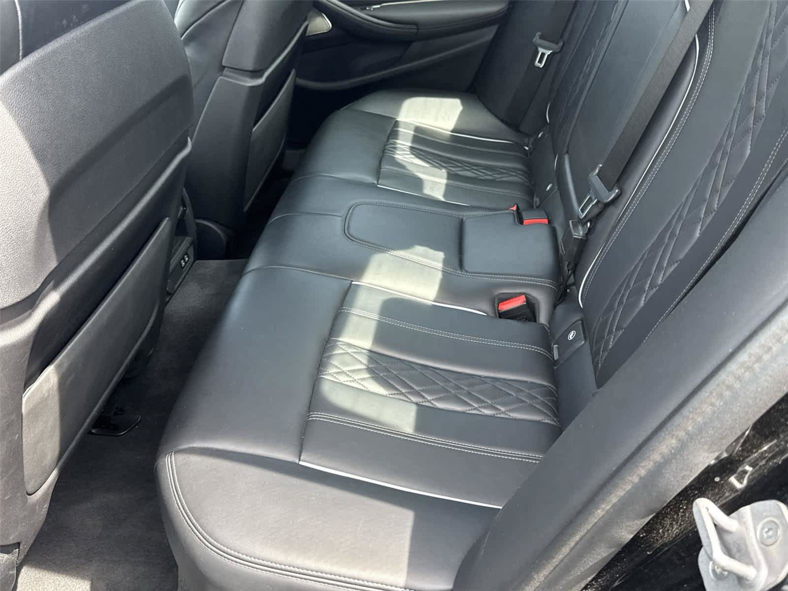 Used 2022 BMW 530i xDrive w/ M Sport Package AWD/4WD image 15