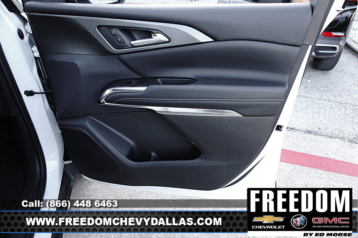 Certified 2025 Chevrolet Traverse LT FWD image 35