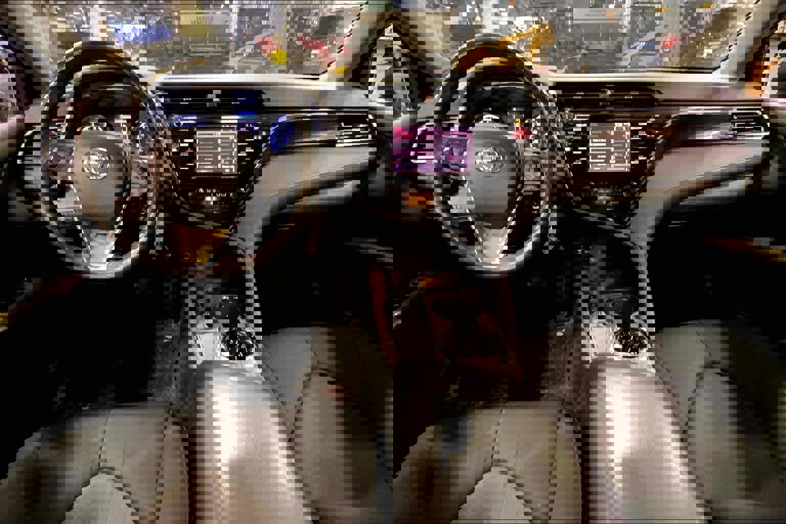 Used 2019 Toyota Camry LE image 15