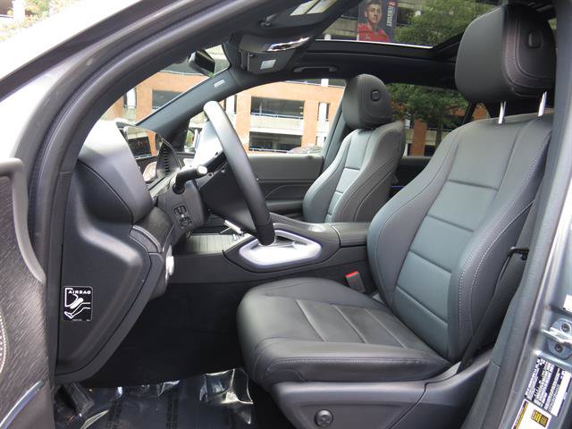Used 2025 Mercedes-Benz GLE 450e 4MATIC w/ Driver Assistance Package image 21
