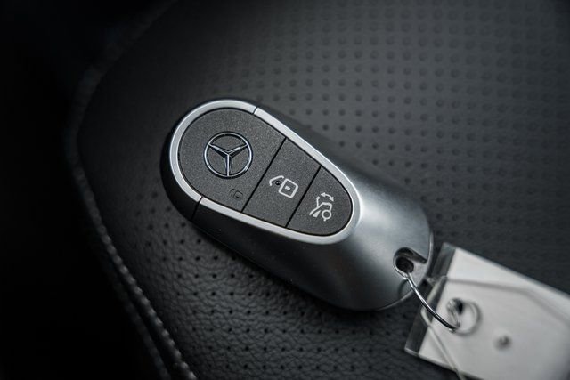 New 2025 Mercedes-Benz GLC 350e 4MATIC image 42