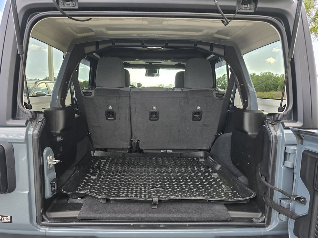 Used 2024 Jeep Wrangler Willys AWD/4WD image 12