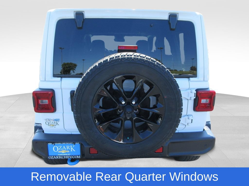 Used 2024 Jeep Wrangler Unlimited Sahara w/ Technology Group AWD/4WD image 4