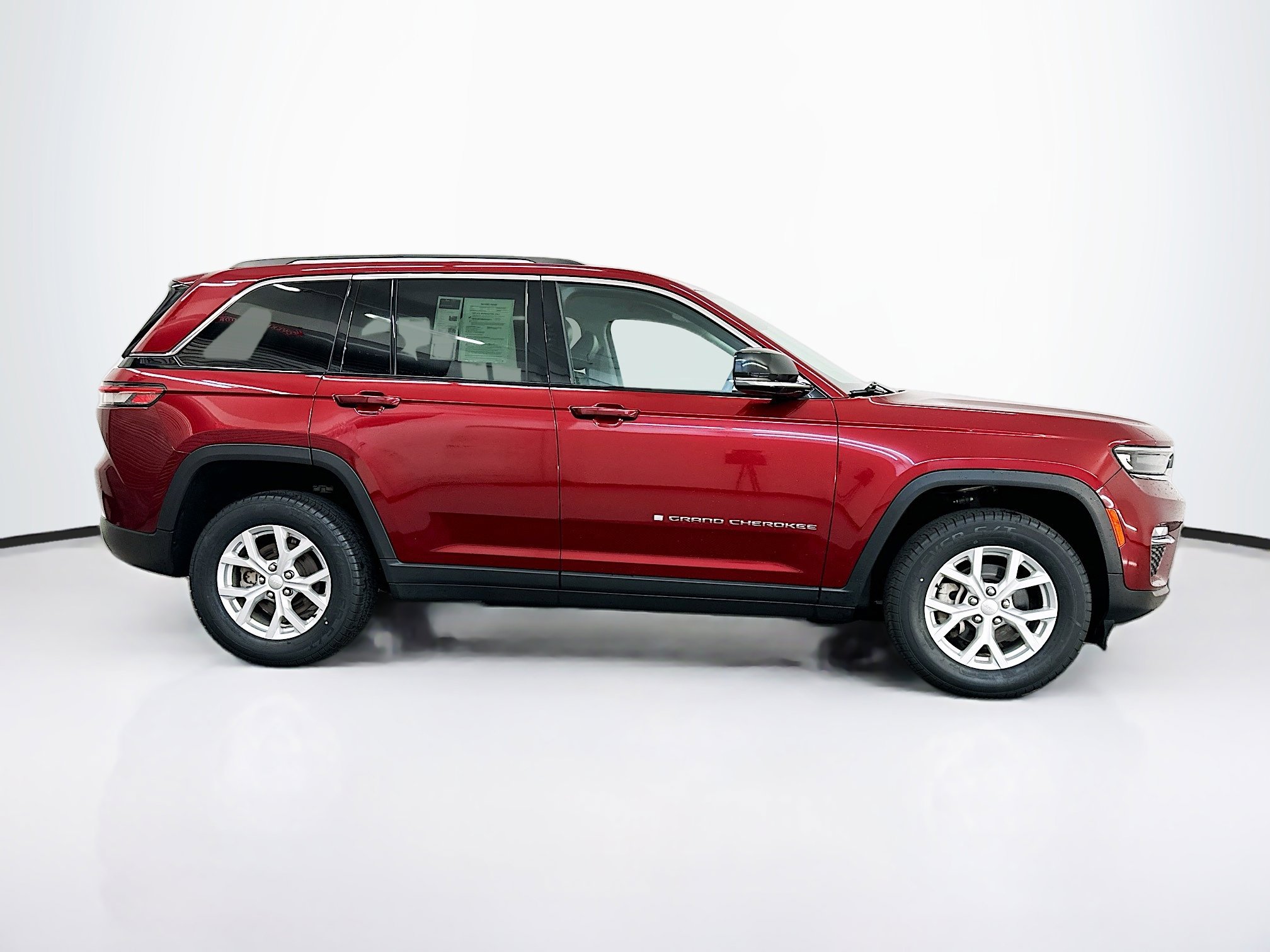 Used 2023 Jeep Grand Cherokee Limited AWD/4WD image 10