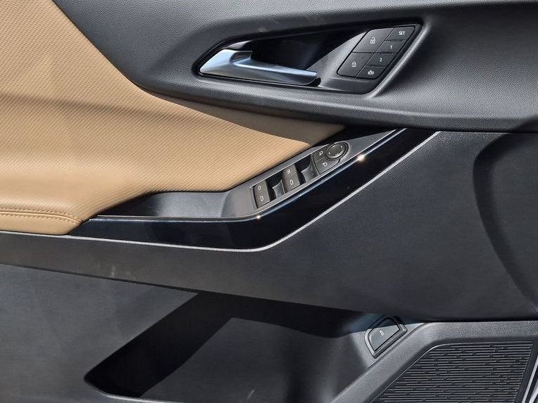 New 2026 Chevrolet Equinox ACTIV w/ Convenience Package III FWD image 19