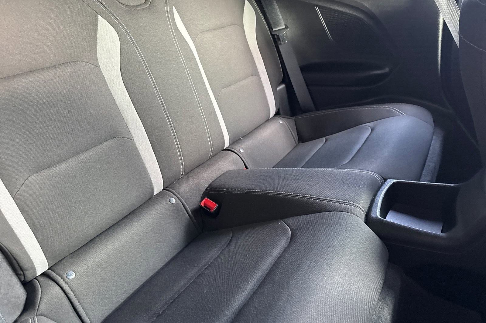 Used 2022 Chevrolet Camaro LT w/ RS Package image 30