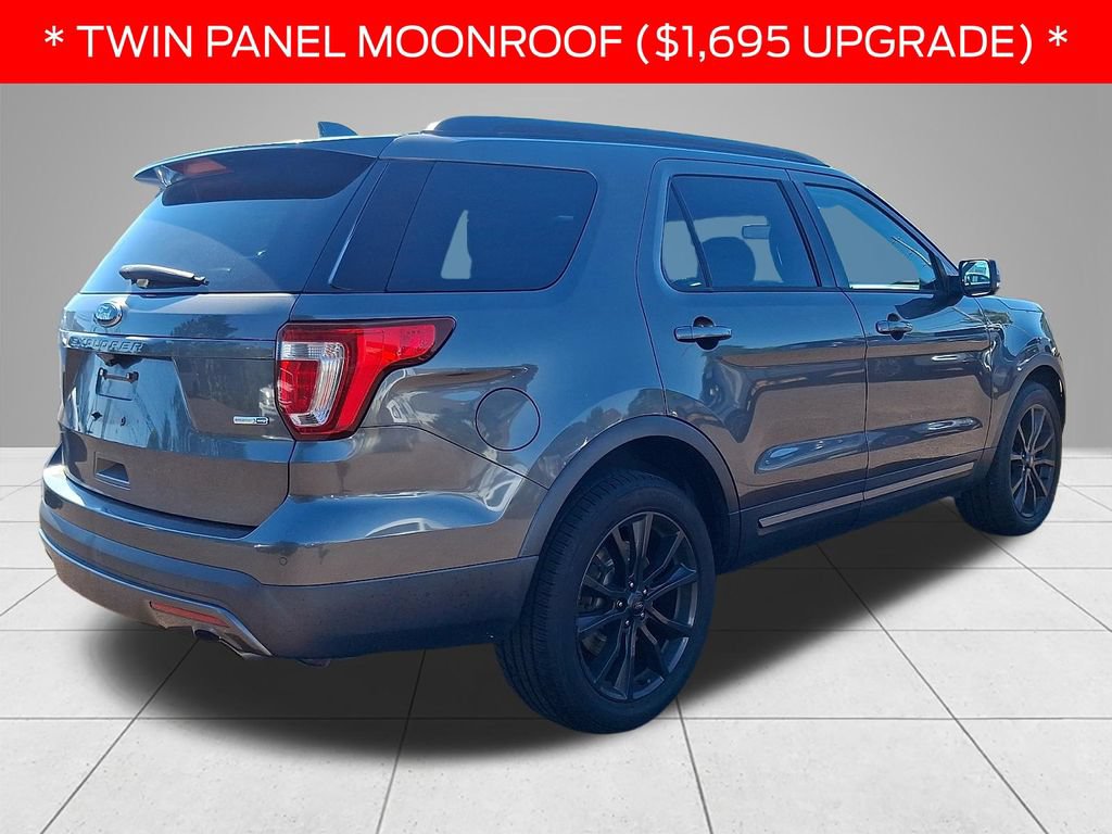 Used 2017 Ford Explorer XLT w/ Equipment Group 202A AWD/4WD image 4