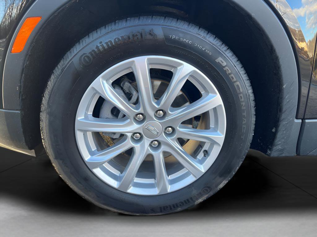 Used 2023 Cadillac XT4 Luxury w/ Cold Weather Package image 5