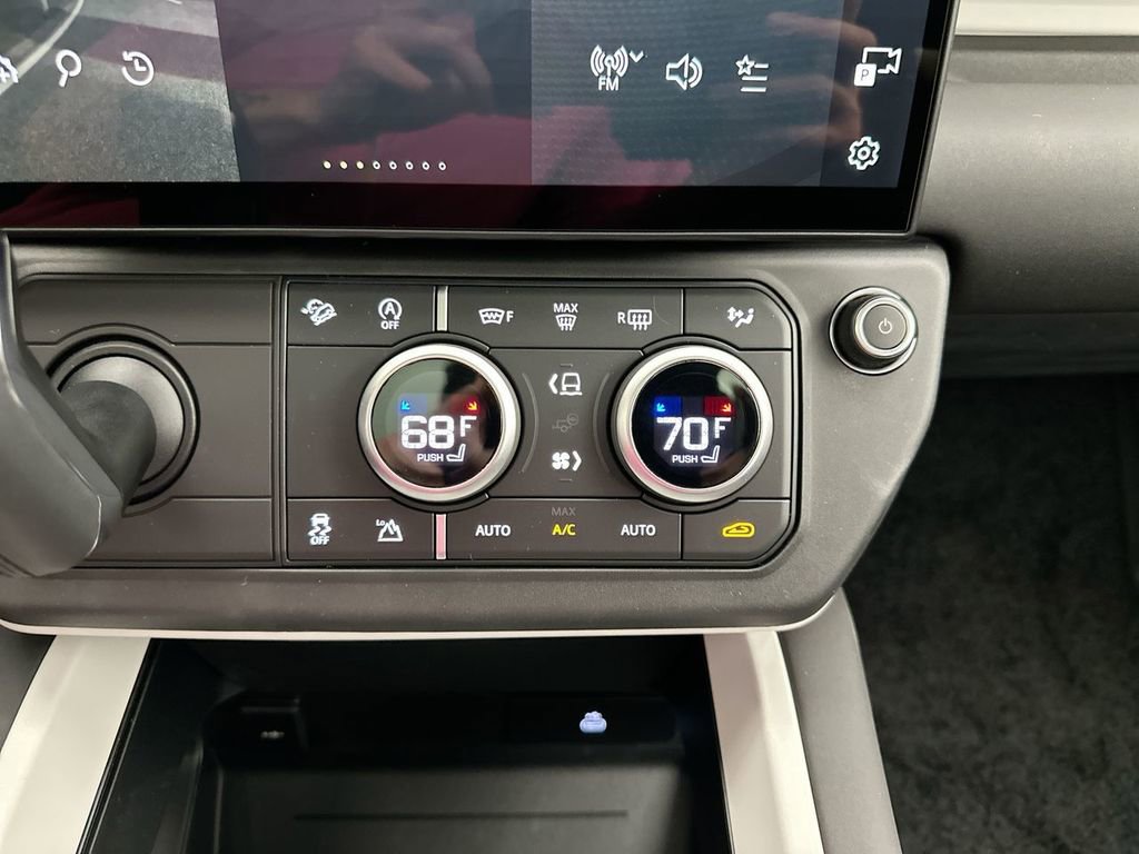 New 2026 Land Rover Defender 110 S image 13