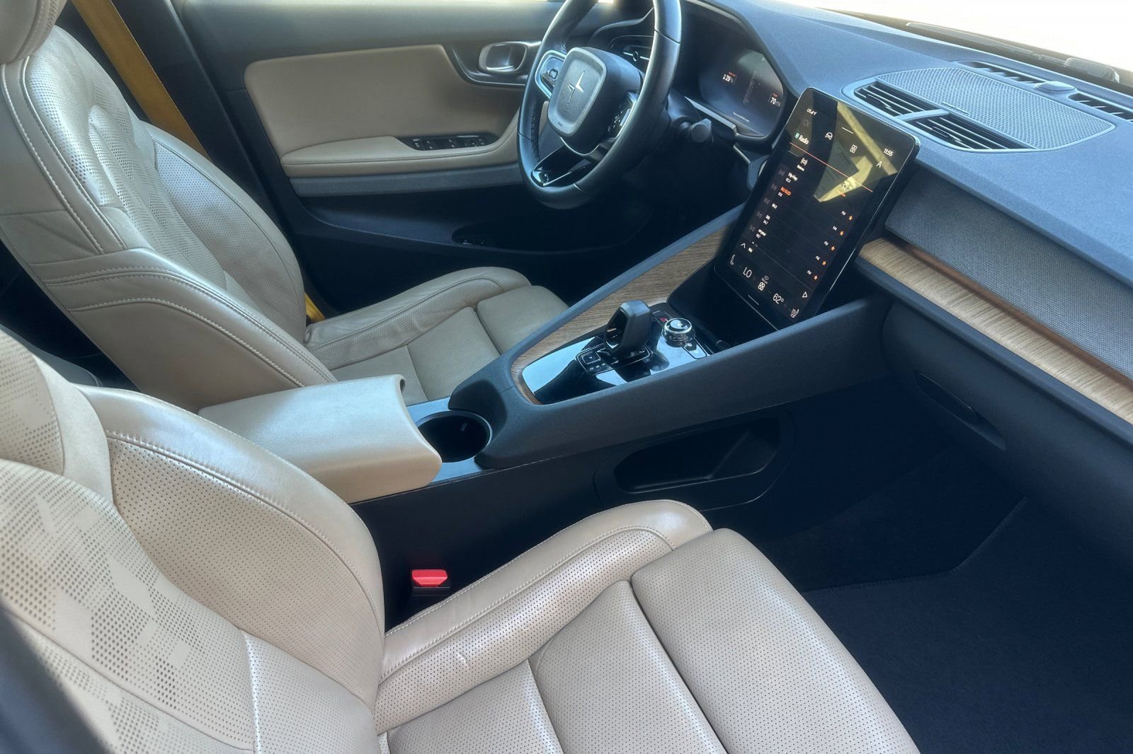 Used 2021 Polestar Polestar 2 w/ Performance Package image 15