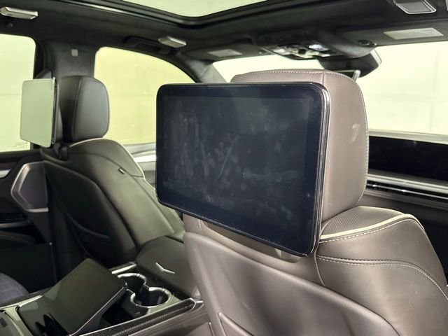 Used 2025 Cadillac Escalade V AWD/4WD image 28