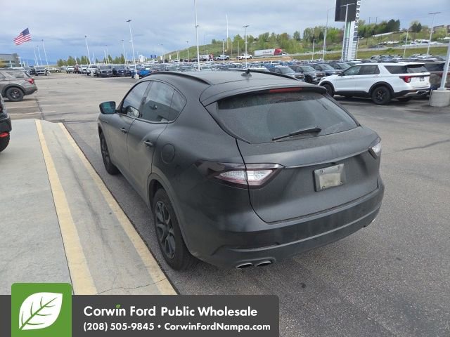 Used 2017 Maserati Levante S AWD/4WD image 5