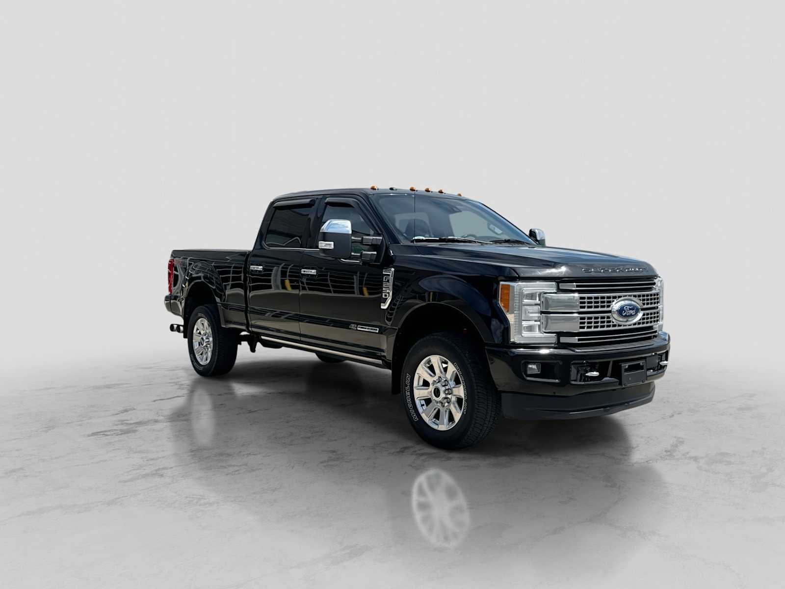 Used 2017 Ford F250 Platinum w/ Platinum Ultimate Package AWD/4WD image 8