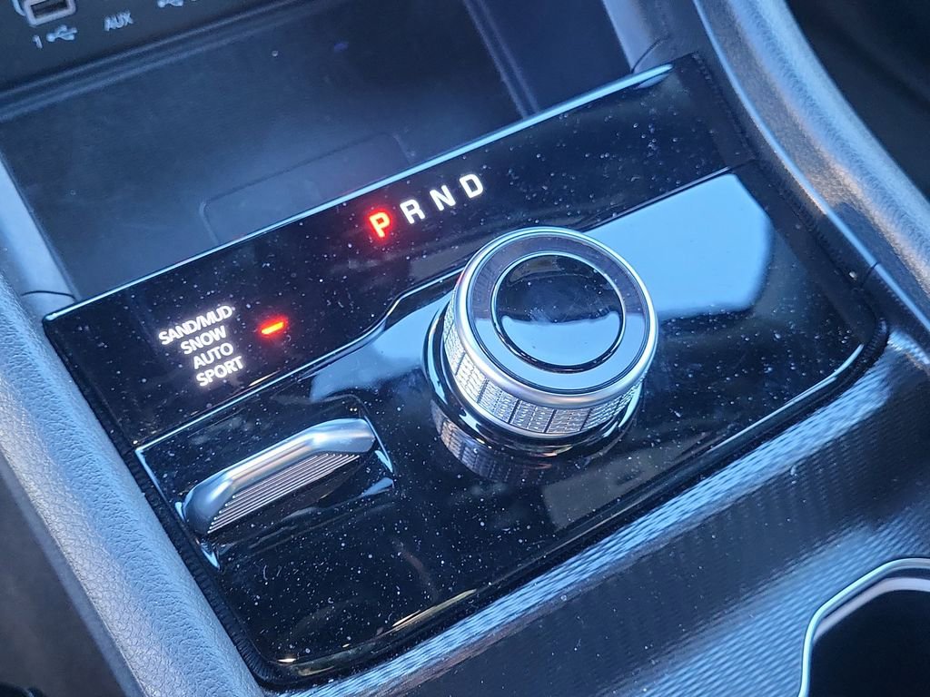 Used 2025 Jeep Grand Cherokee Limited w/ Luxury Tech Group II image 27