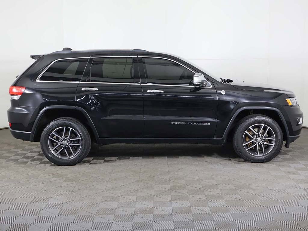 Used 2017 Jeep Grand Cherokee Limited image 19