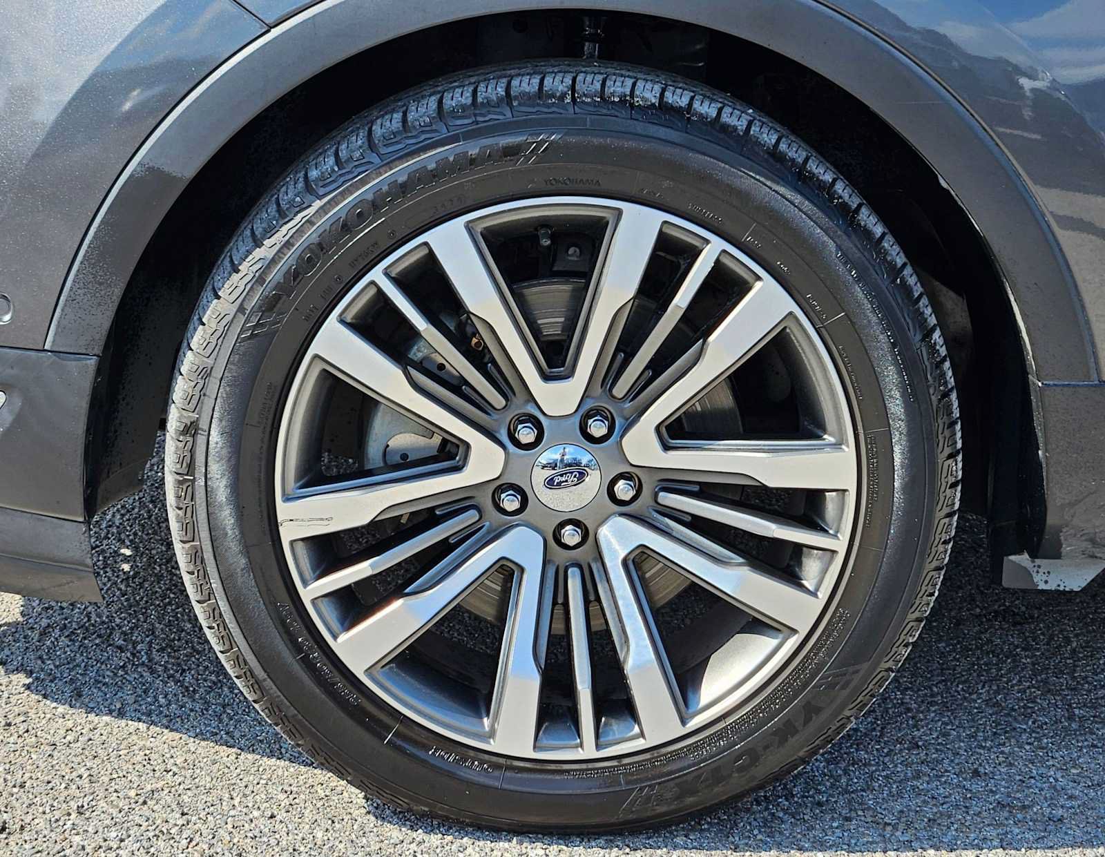 Used 2018 Ford Explorer Platinum AWD/4WD image 13