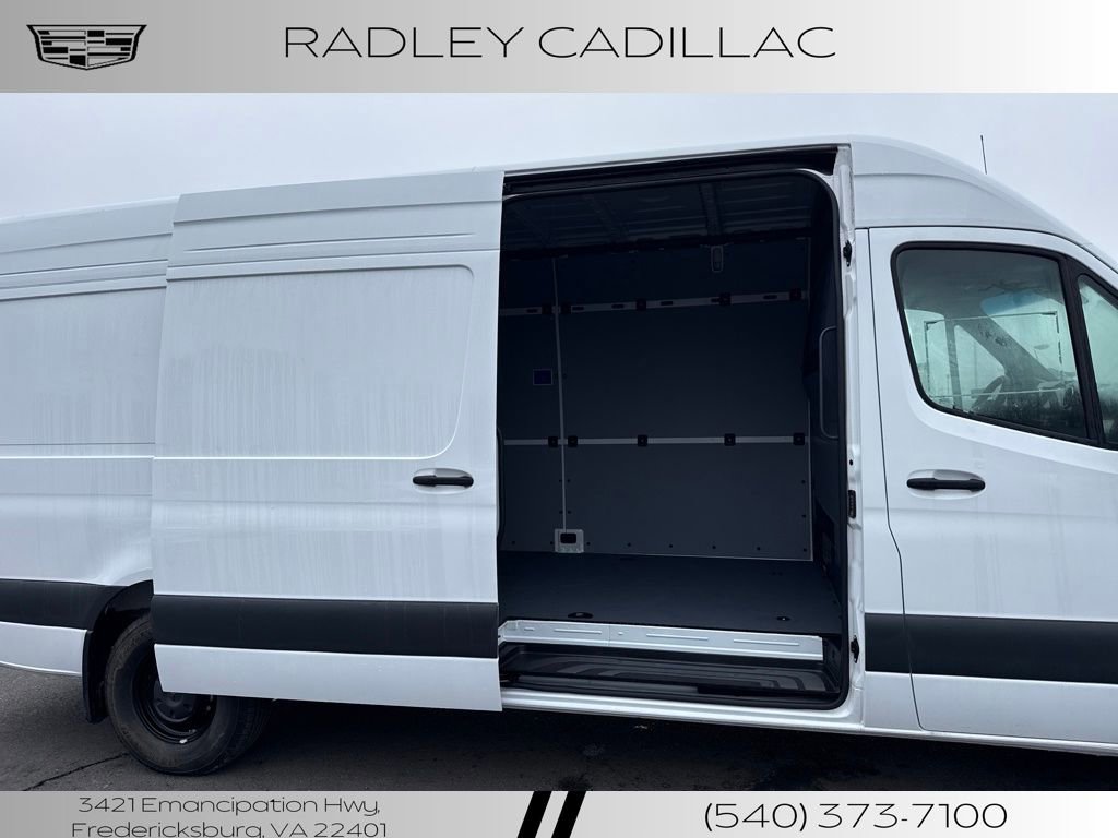 Used 2024 Mercedes-Benz eSprinter 170 Cargo image 12