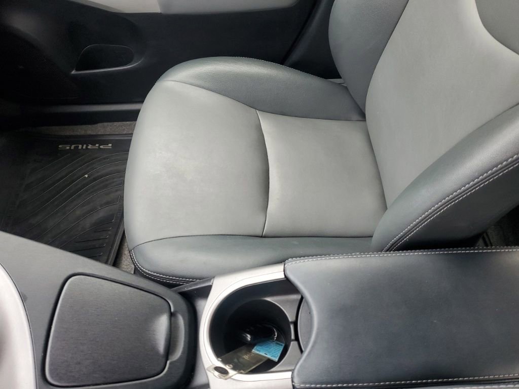Used 2015 Toyota Prius Four image 19