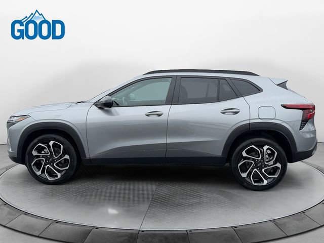 Used 2025 Chevrolet Trax RS w/ Sunroof Package image 2