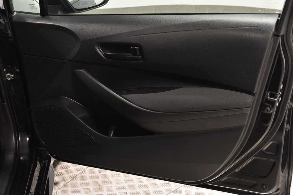 Used 2022 Toyota Corolla LE image 33