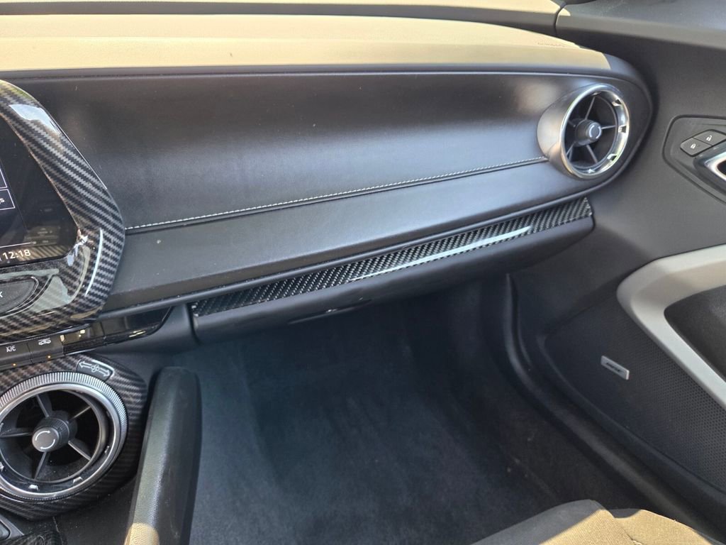 Used 2022 Chevrolet Camaro LT w/ RS Package image 28