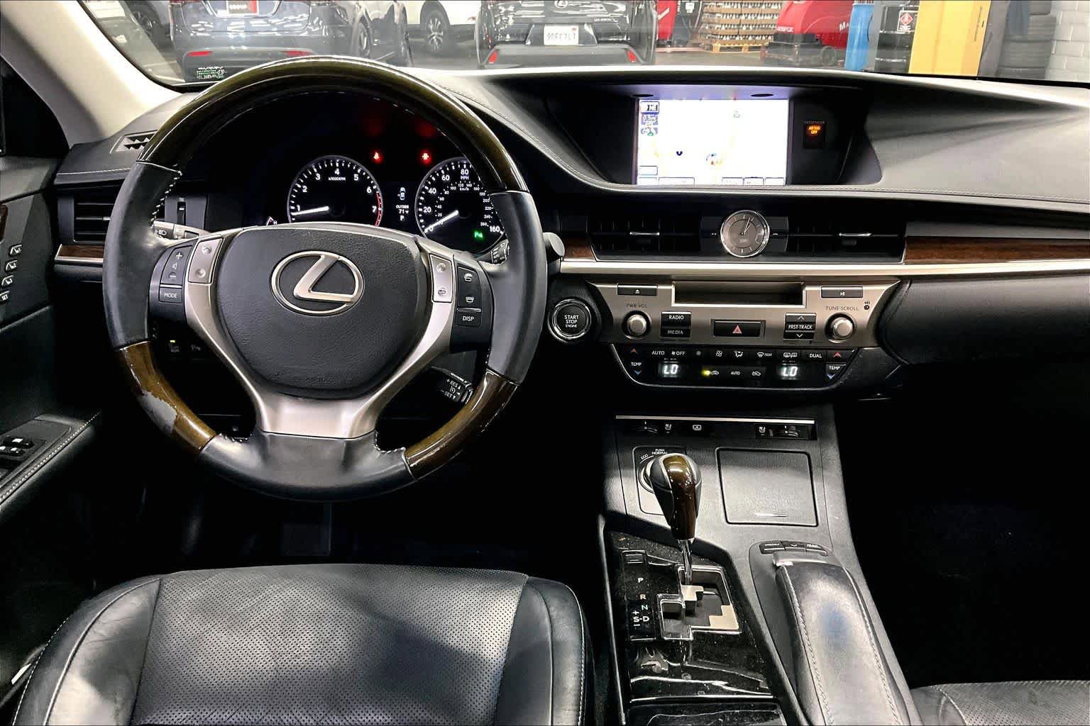 Used 2013 Lexus ES 350 w/ Luxury Pkg image 15