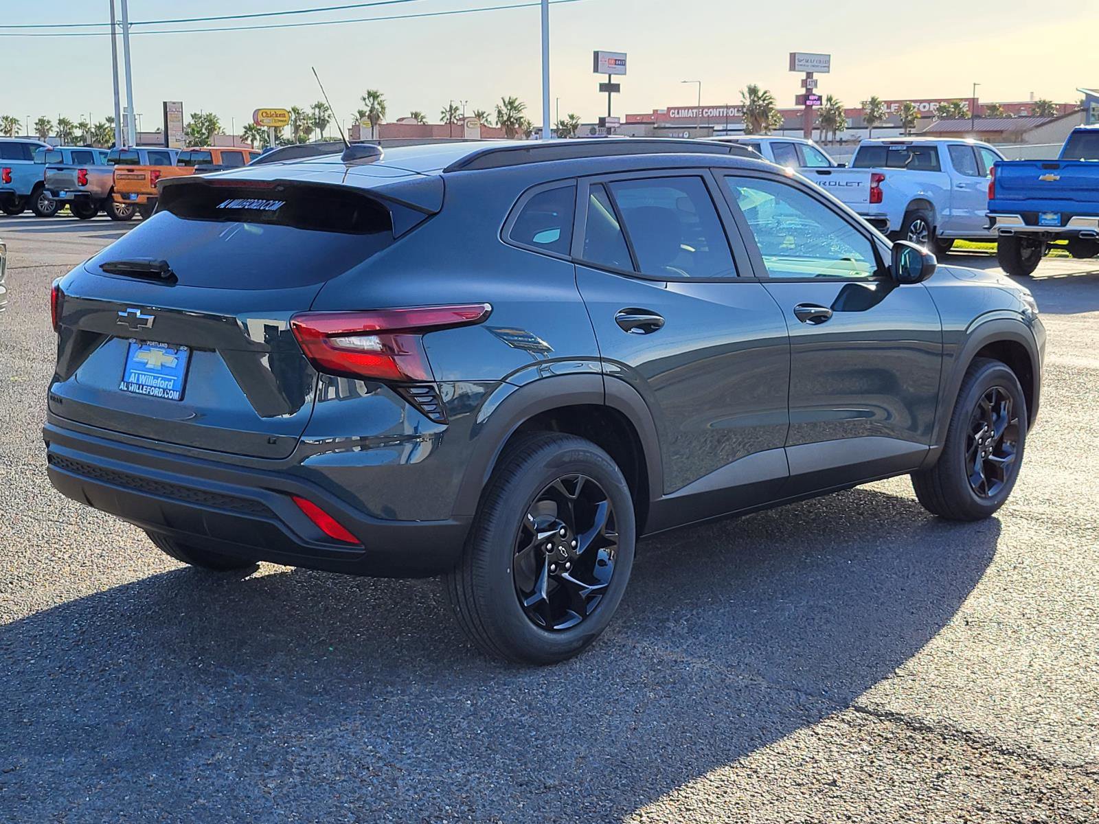 New 2026 Chevrolet Trax LT w/ Midnight Edition FWD image 5