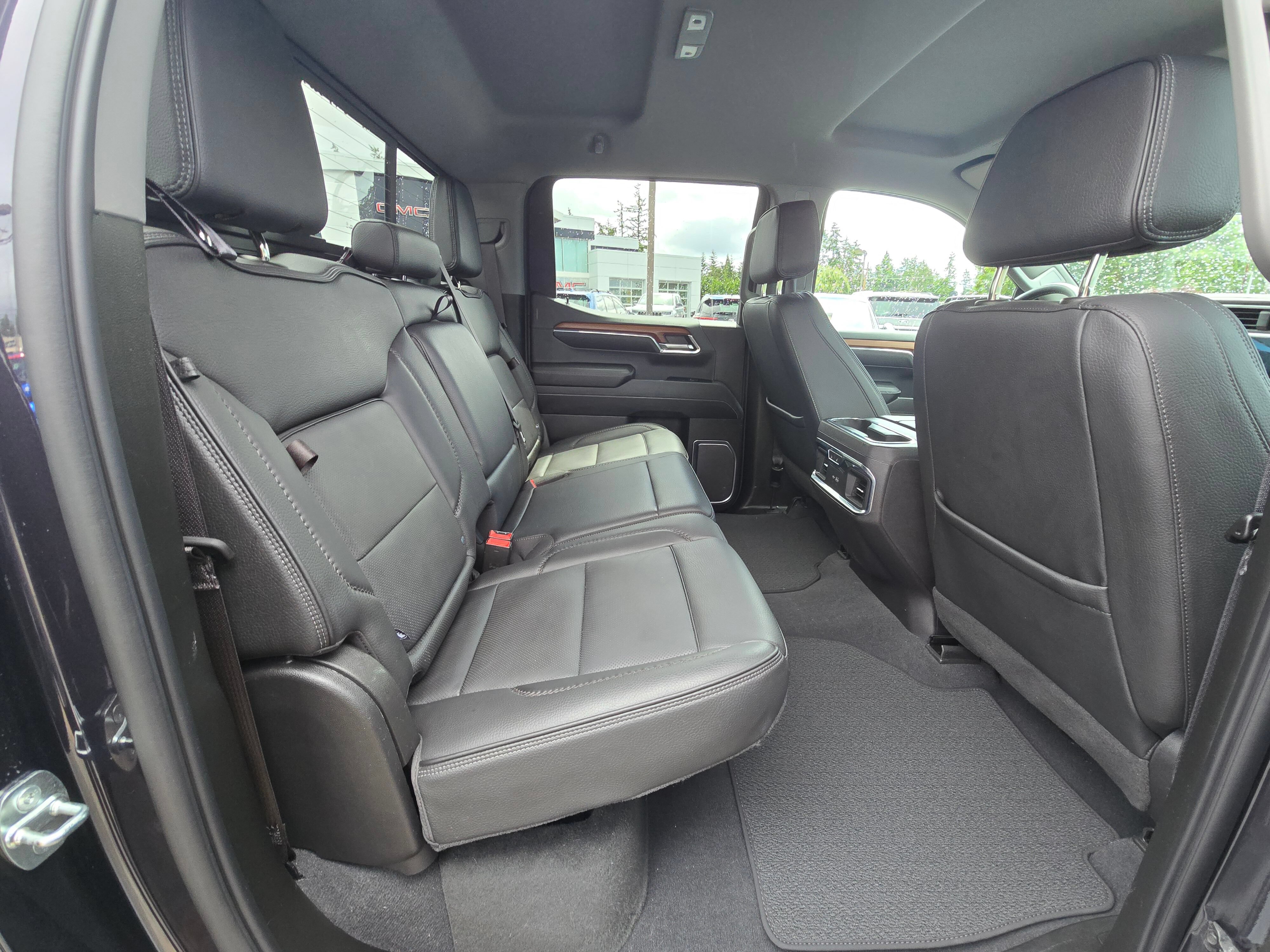 Used 2023 GMC Sierra 1500 Denali w/ Technology Package AWD/4WD image 12