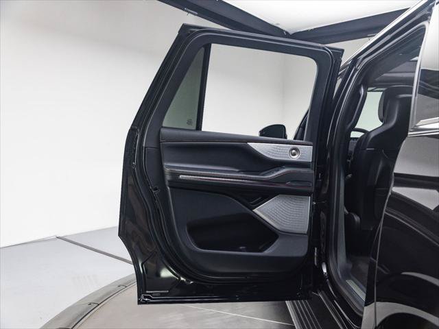 New 2027 Lincoln Navigator L Black Label AWD/4WD image 23