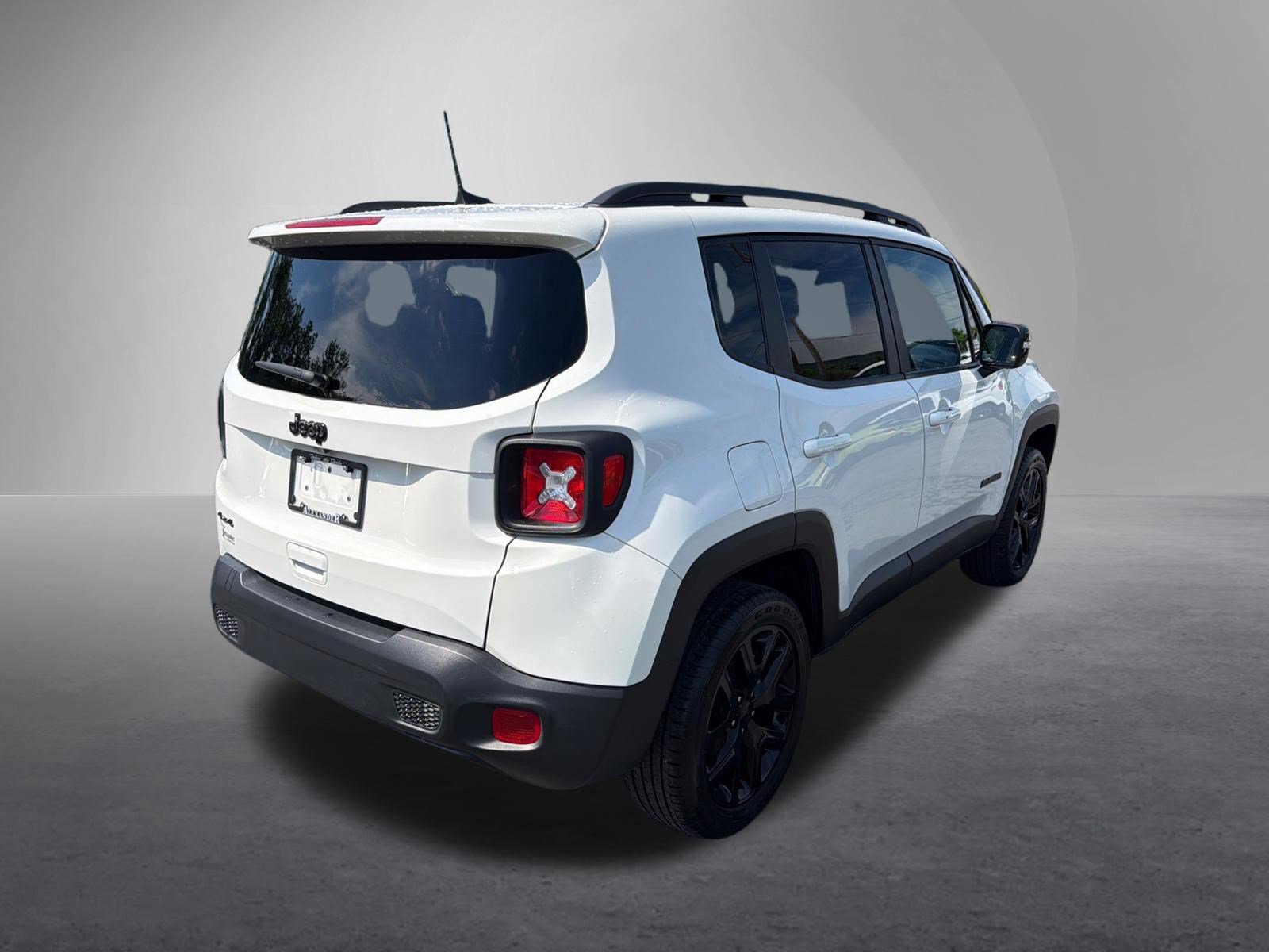 Used 2023 Jeep Renegade Altitude w/ Convenience Group I AWD/4WD image 3