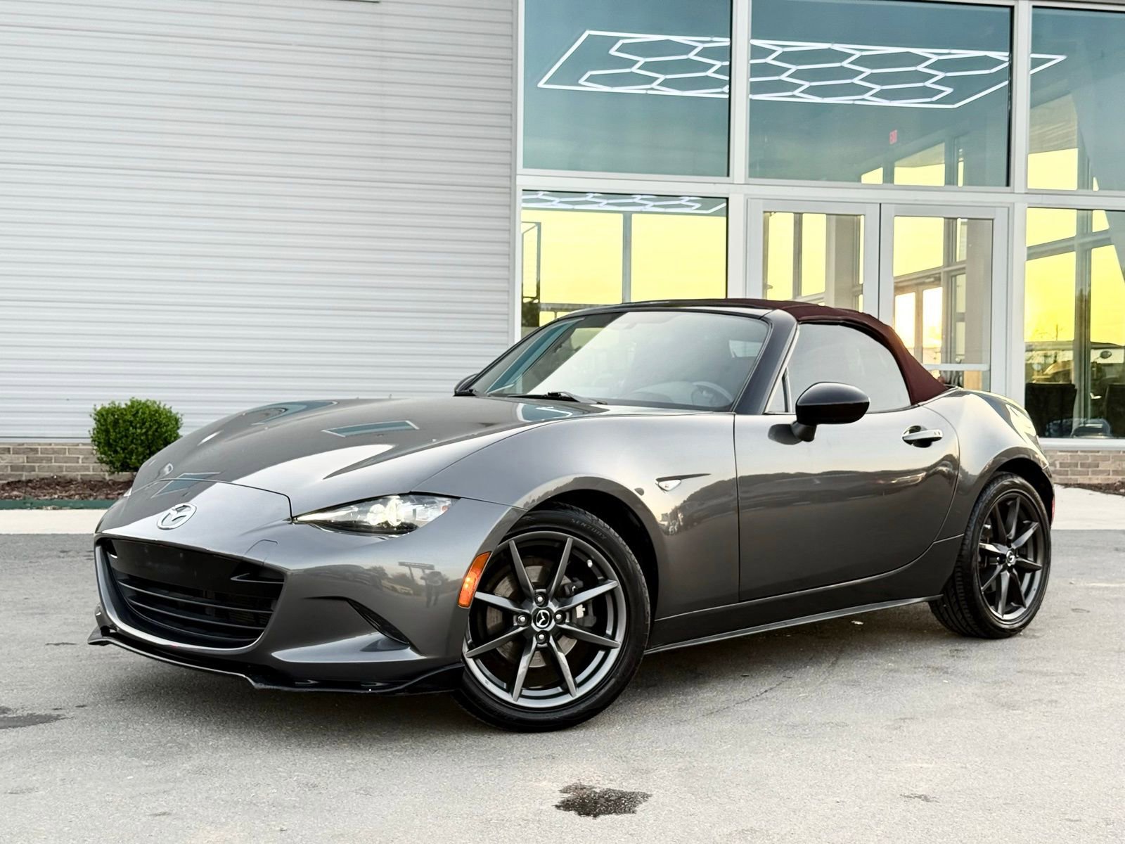 Used 2018 MAZDA MX-5 Miata Club image 10