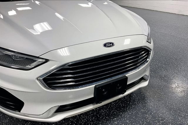 Used 2020 Ford Fusion SEL FWD image 28