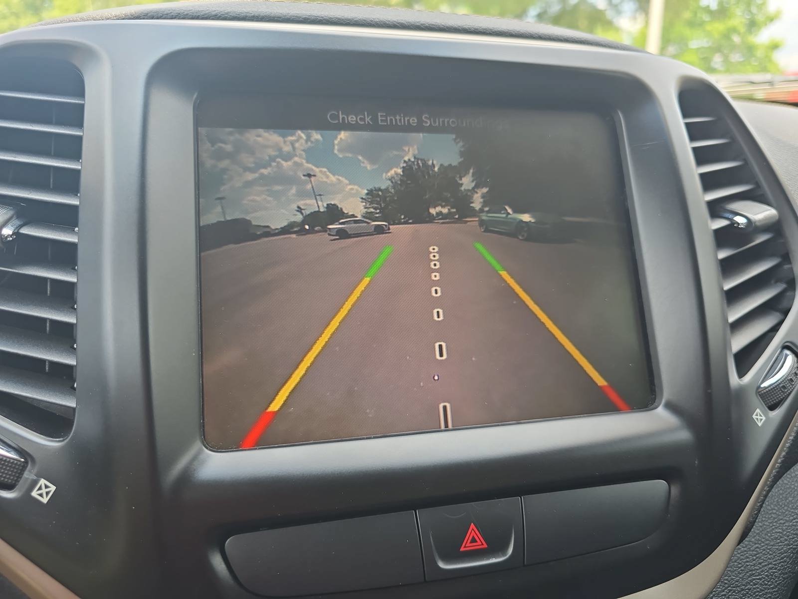Used 2016 Jeep Cherokee Limited FWD image 24