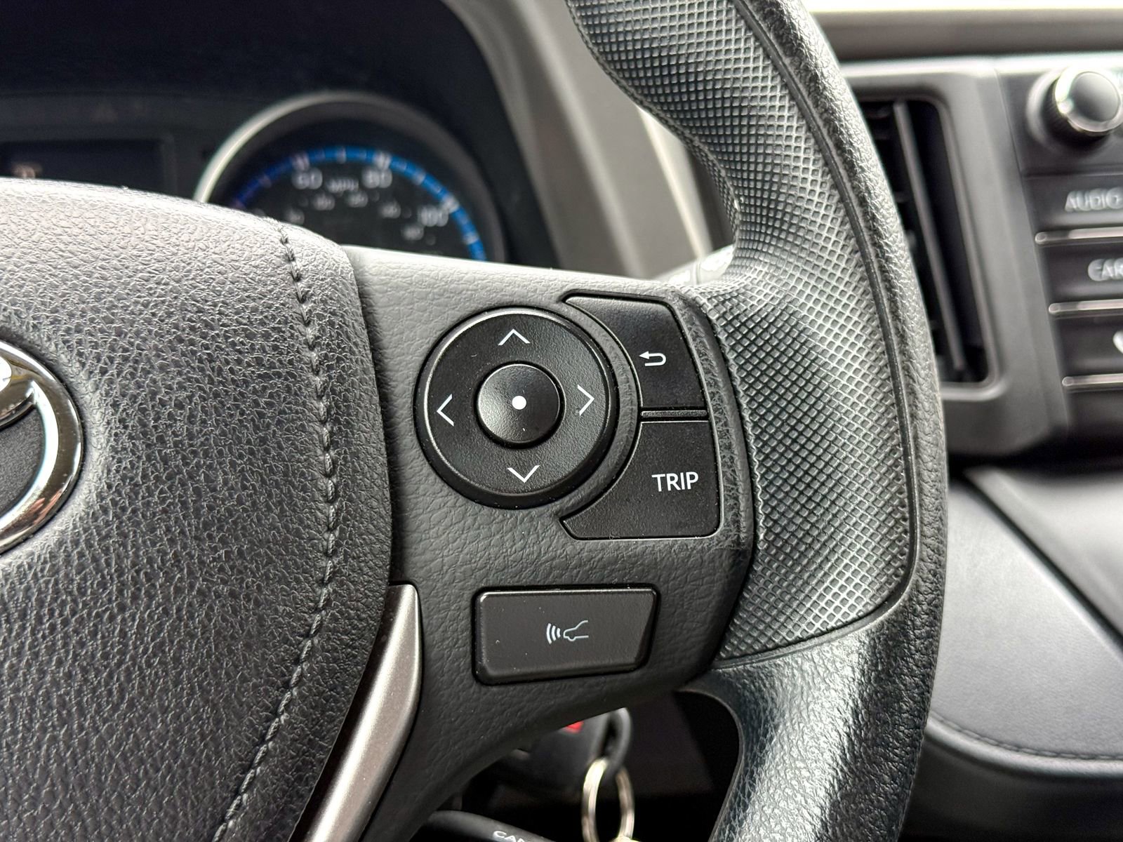 Used 2018 Toyota RAV4 LE w/ All Weather Liner Package image 36