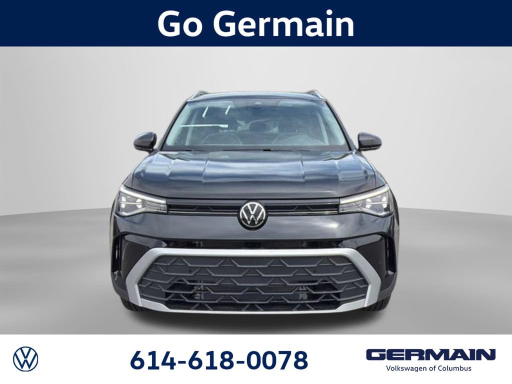 New 2026 Volkswagen Taos SE FWD image 2