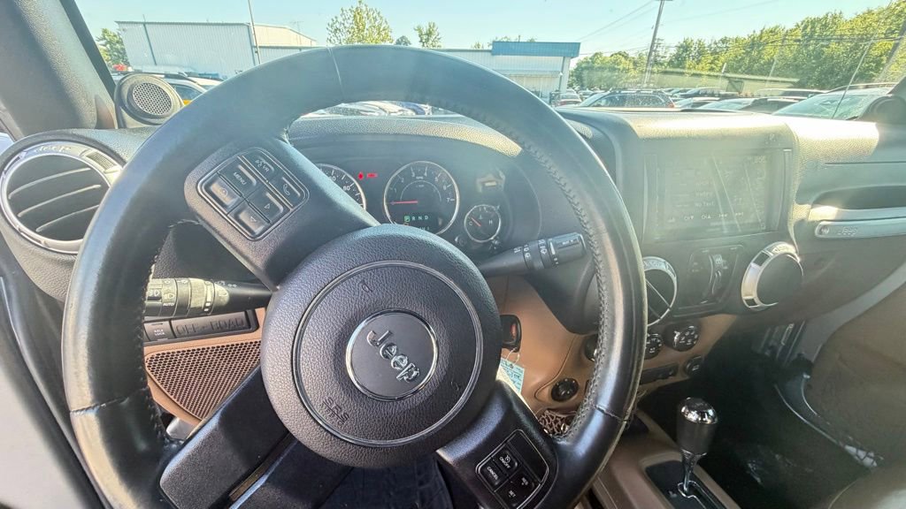 Used 2014 Jeep Wrangler Unlimited Rubicon w/ Dual Top Group AWD/4WD image 20