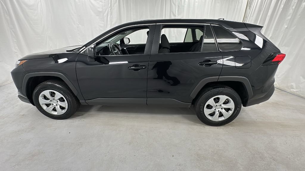 Used 2024 Toyota RAV4 LE image 6
