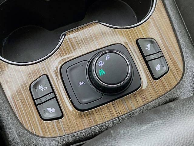 Used 2023 GMC Acadia SLE w/ Driver Convenience Package image 20