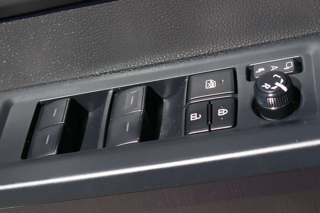 Used 2025 Toyota Tundra Platinum AWD/4WD image 20