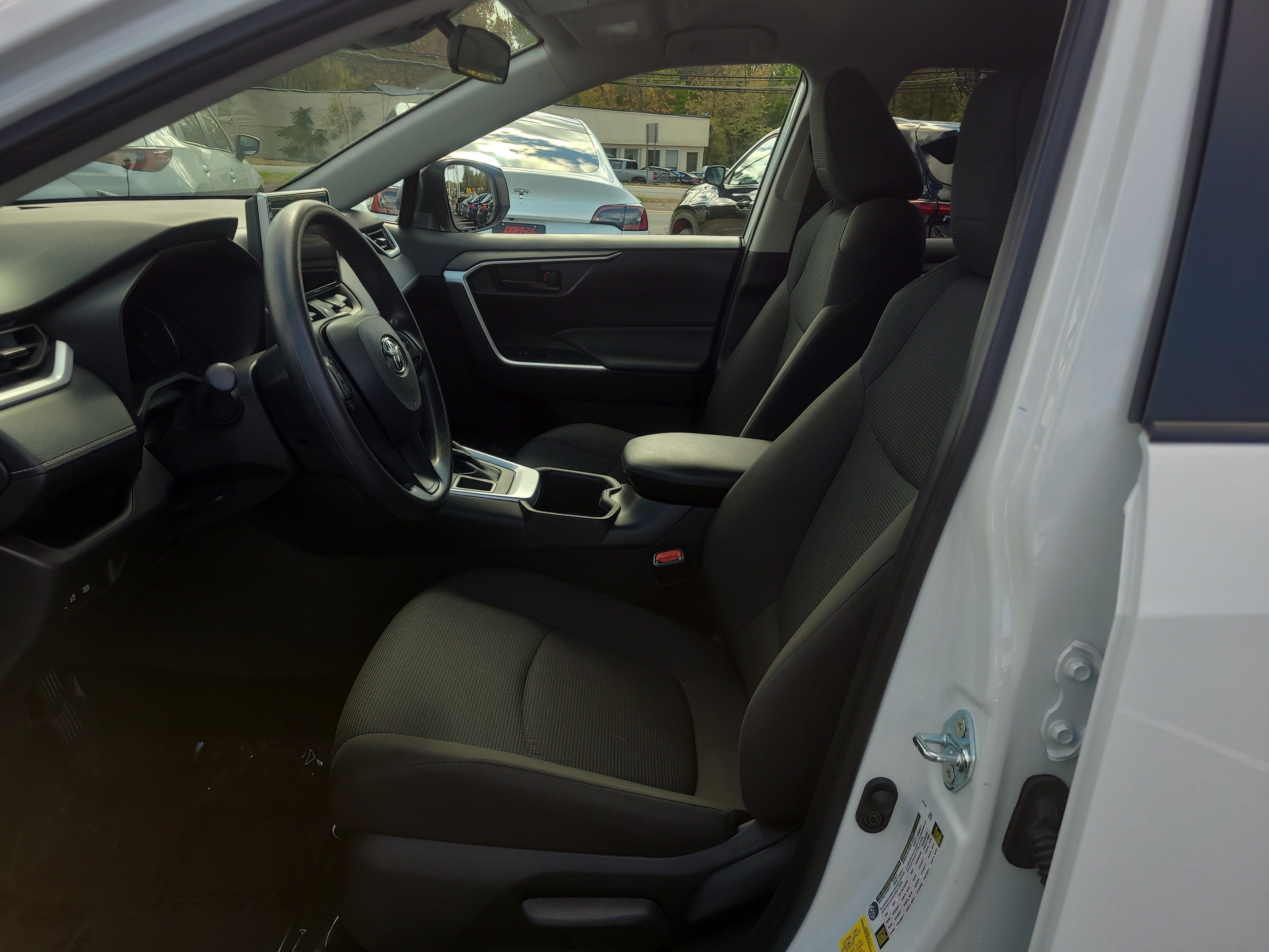Certified 2025 Toyota RAV4 LE AWD/4WD image 16