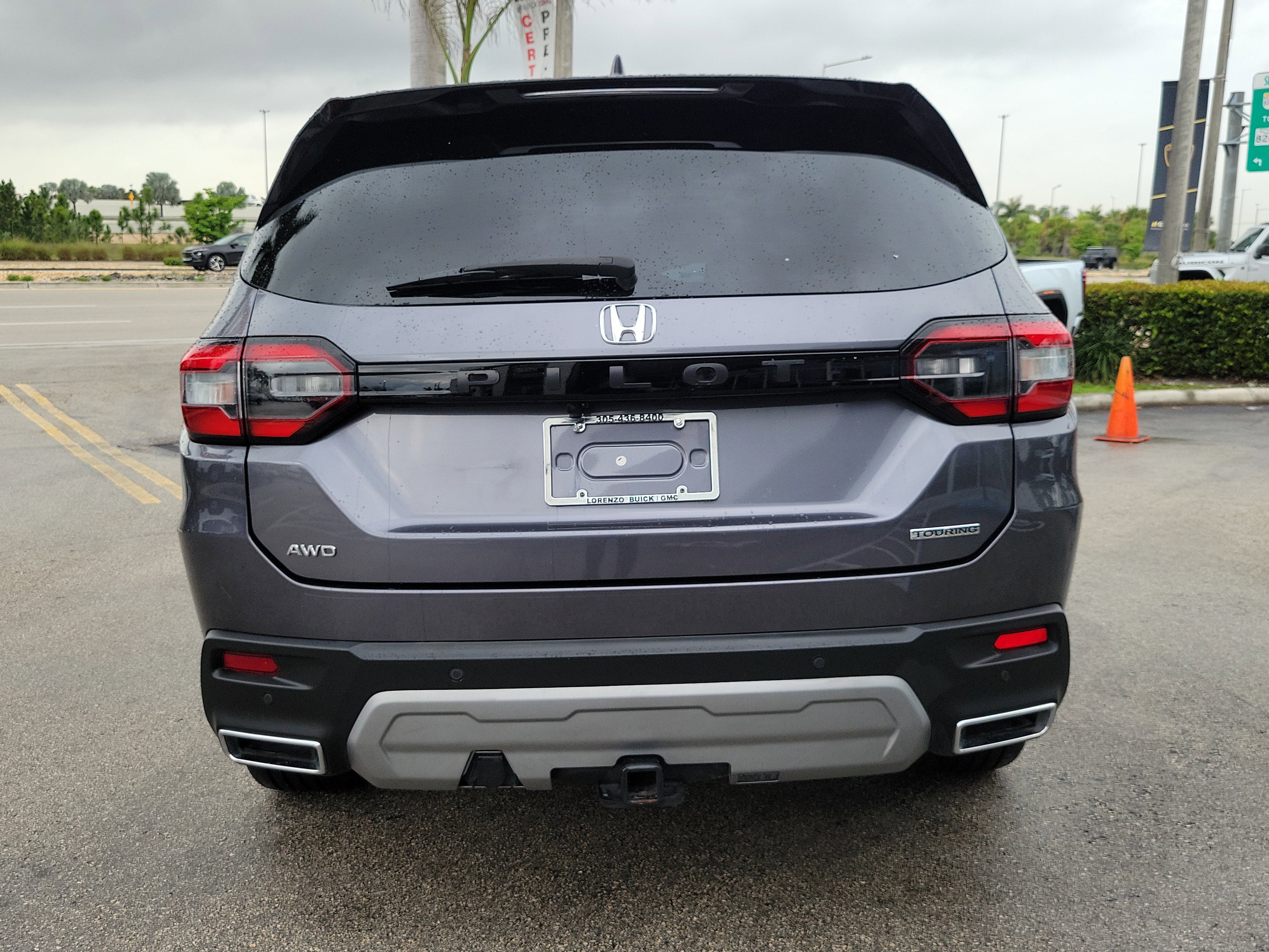 Used 2024 Honda Pilot Touring image 6