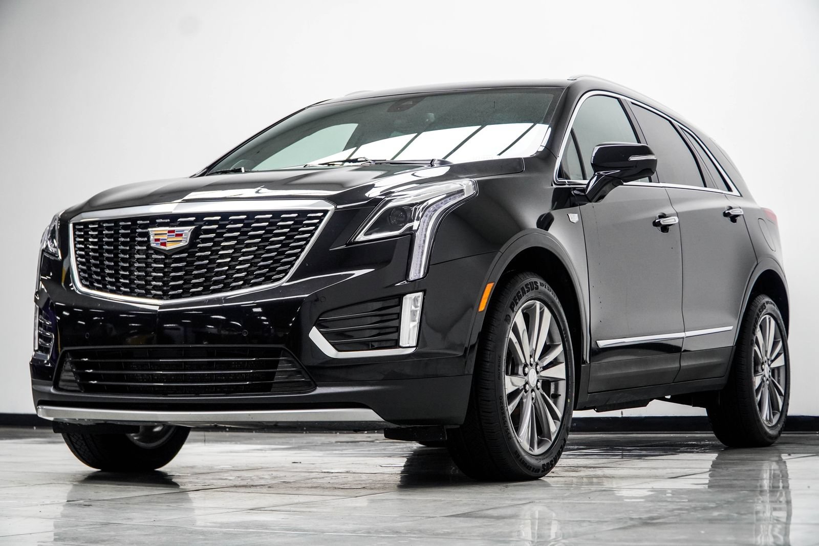 Used 2025 Cadillac XT5 Premium Luxury AWD/4WD image 9