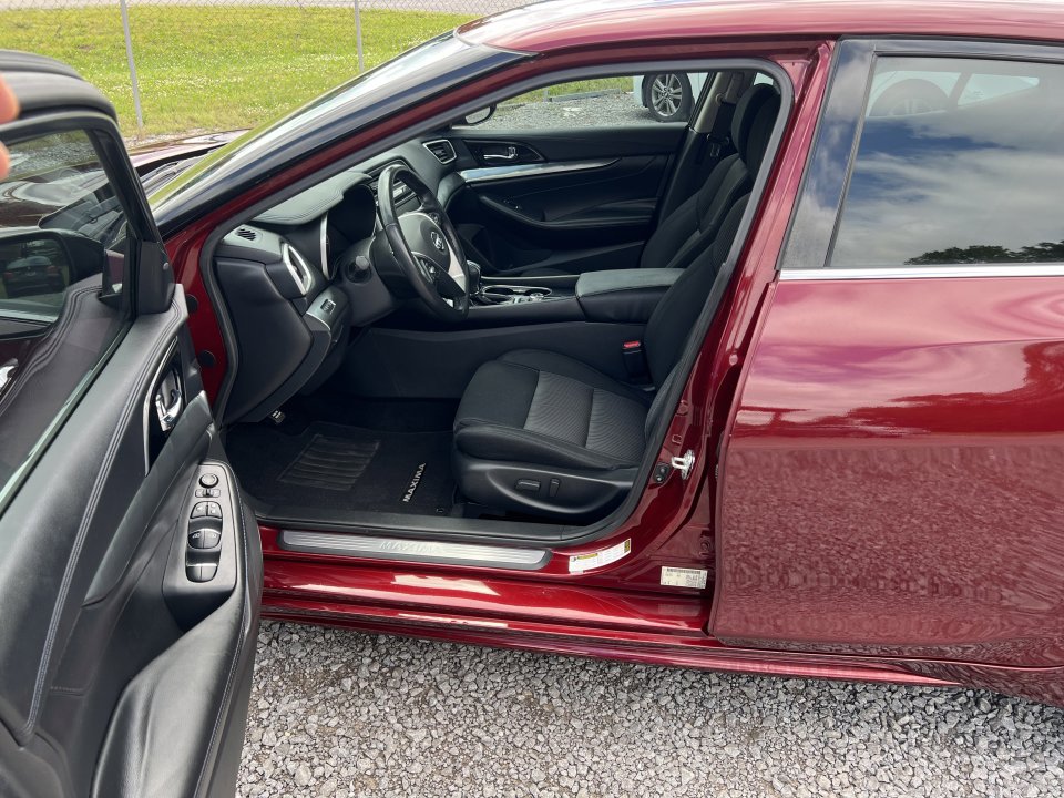 Used 2020 Nissan Maxima 3.5 S w/ Floor Mat Group FWD image 11