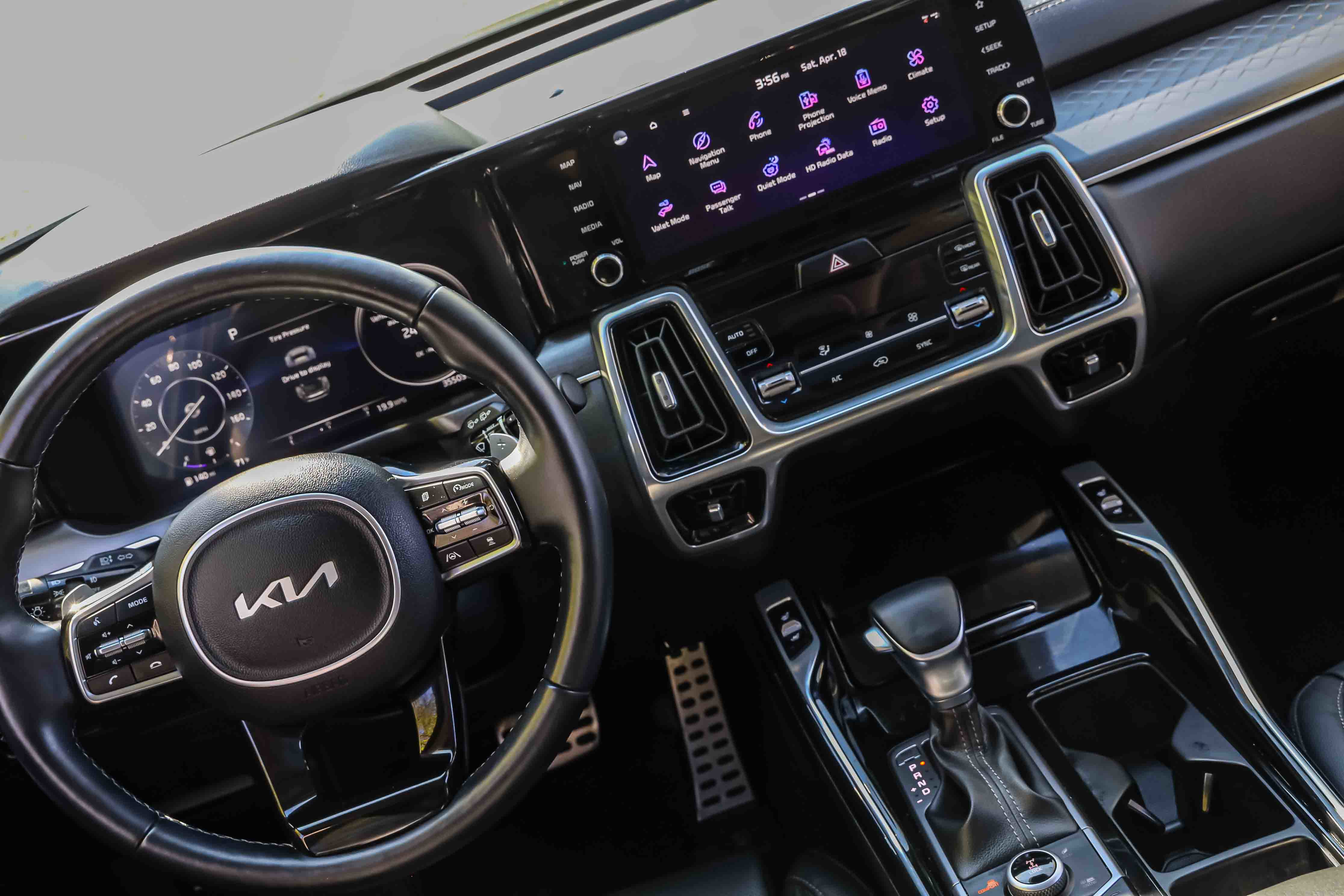 Certified 2023 Kia Sorento SX image 18