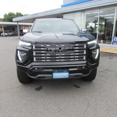 Used 2025 GMC Canyon Denali AWD/4WD image 3