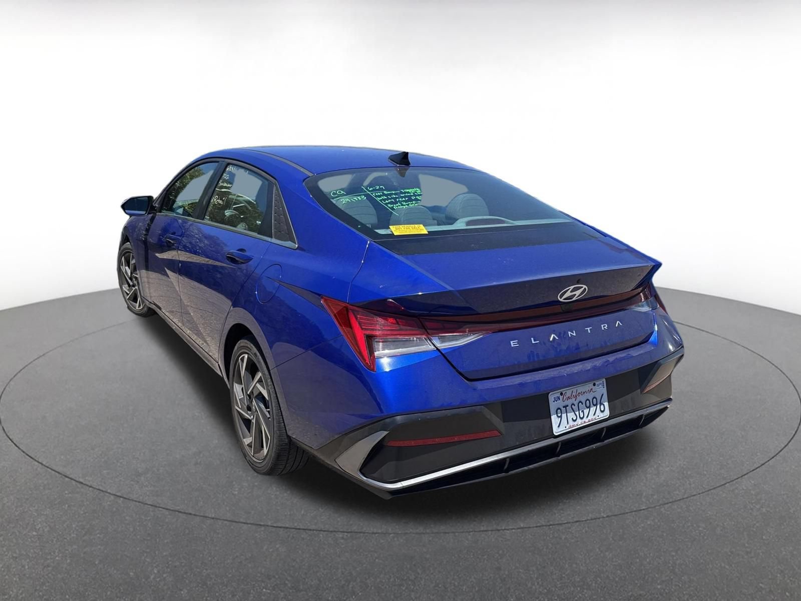 Used 2025 Hyundai Elantra SEL FWD image 5