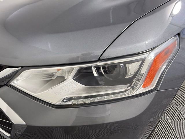 Used 2020 Chevrolet Traverse LT w/ LT Premium Package FWD image 11