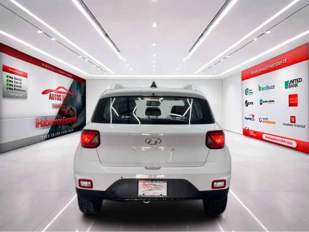 Used 2022 Hyundai Venue SEL FWD image 7